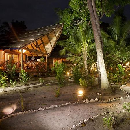 Metita Beach & Dive Resort Daruba Exterior foto