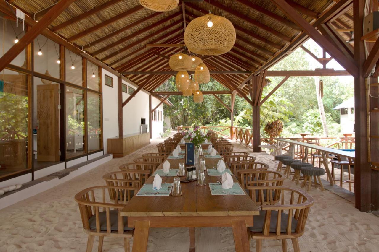 Metita Beach & Dive Resort Daruba Exterior foto