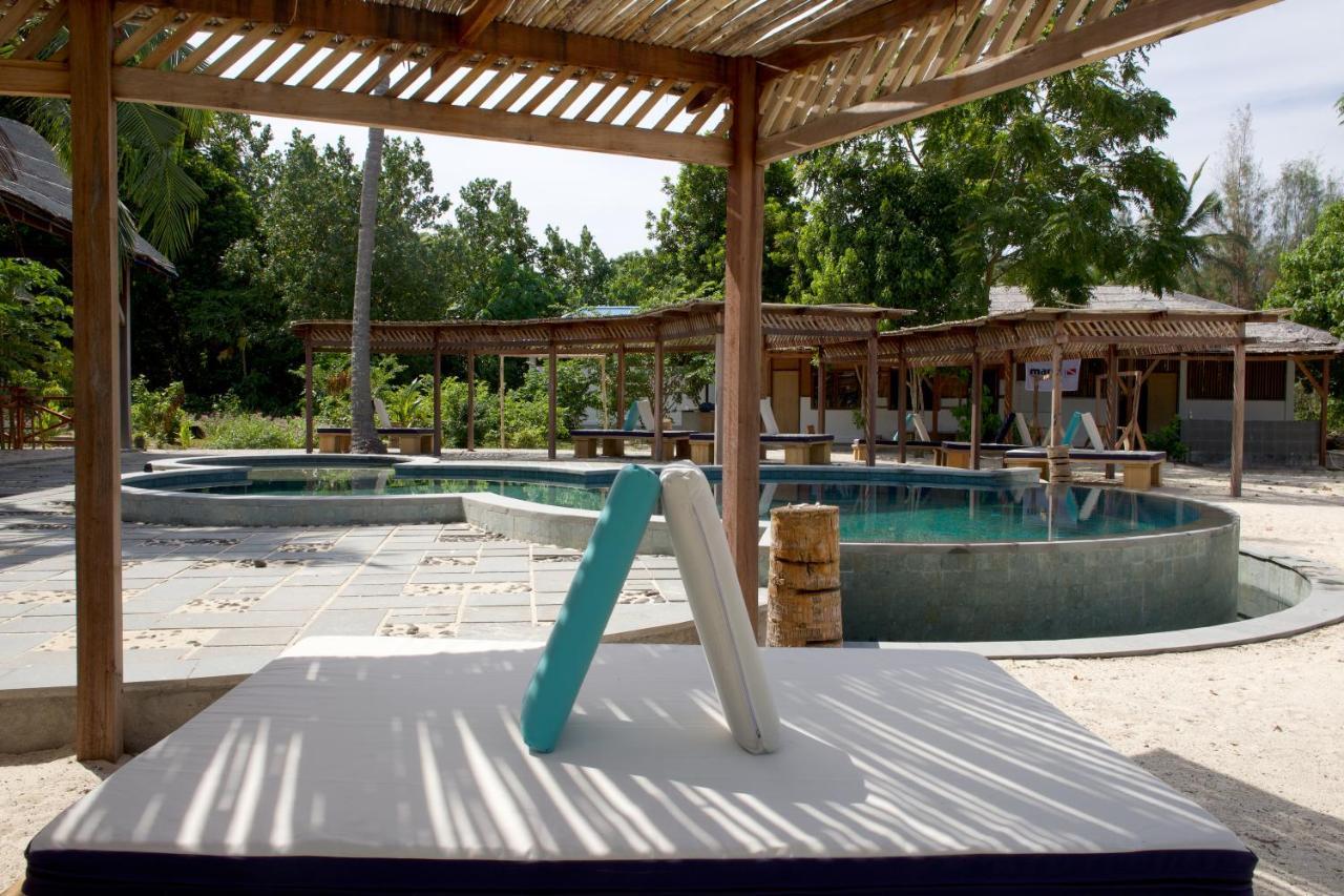 Metita Beach & Dive Resort Daruba Exterior foto